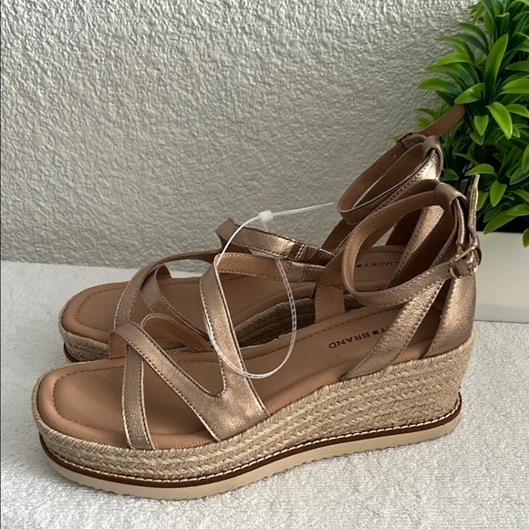 Lucky Brand Women's Rose Gold Sandals - Picture 2 of 11